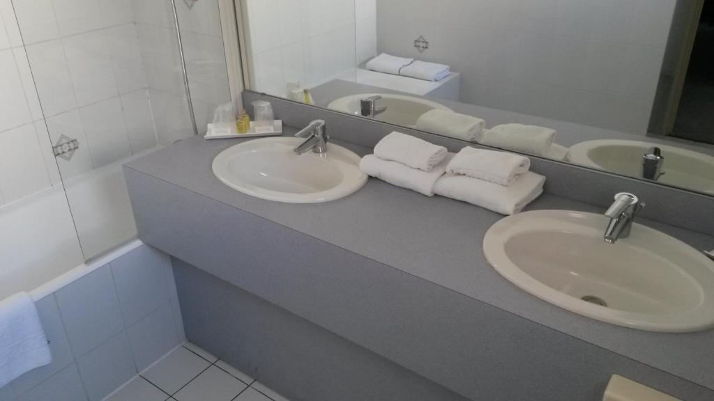 Inter-Hotel La Closerie Beaune Beaune  Room photo