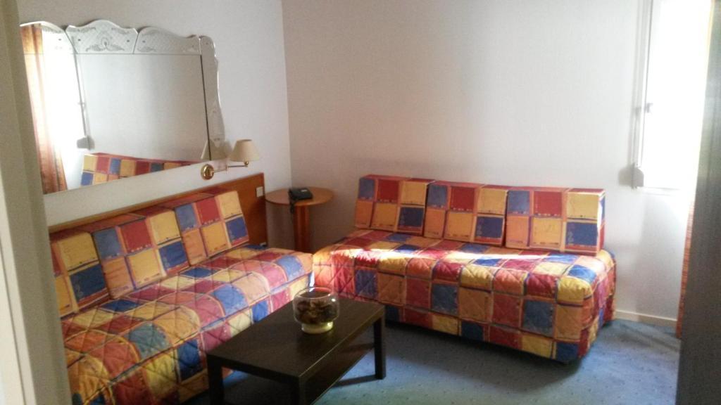 Inter-Hotel La Closerie Beaune Beaune  Room photo