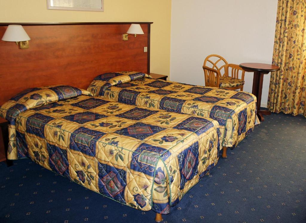 Inter-Hotel La Closerie Beaune Beaune  Room photo